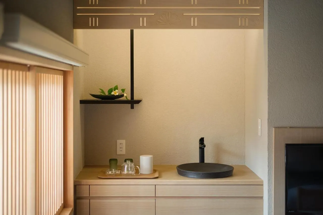 **** Ryokan Nazuna Kyoto Tsubaki St. Japan