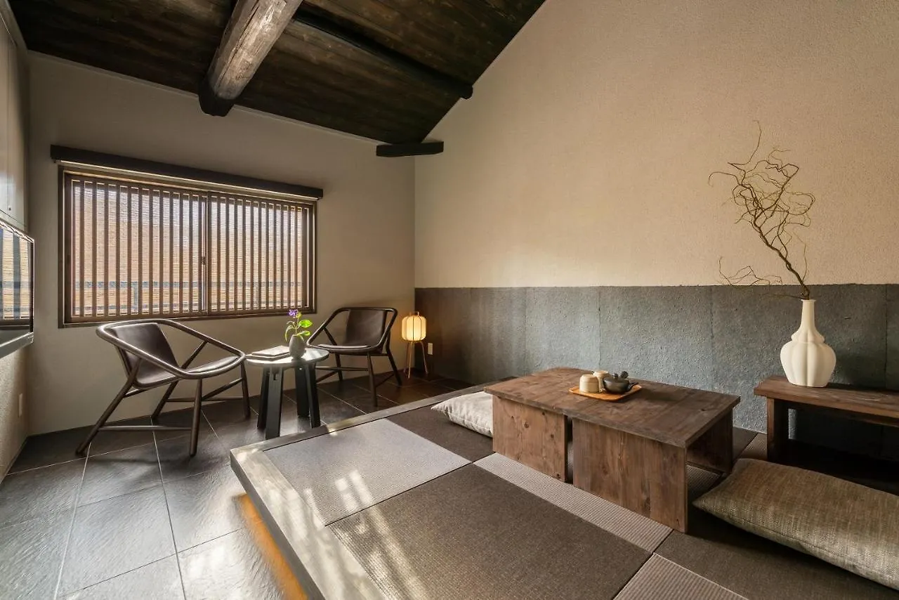 Nazuna Kyoto Tsubaki St. Ryokan