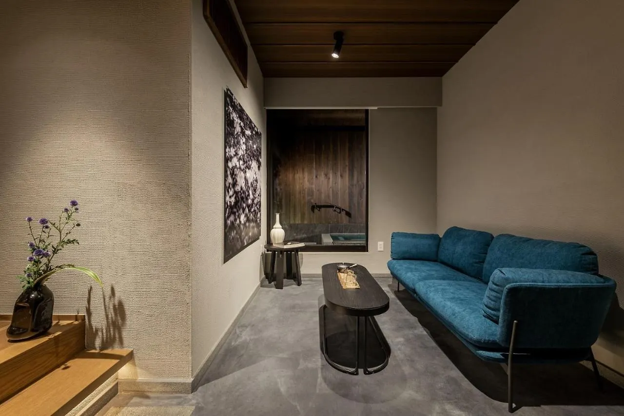 Nazuna Kyoto Tsubaki St. Ryokan