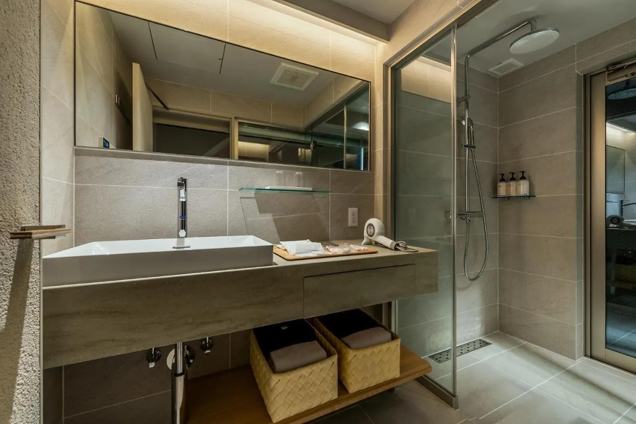 Ryokan Nazuna Kyoto Tsubaki St.